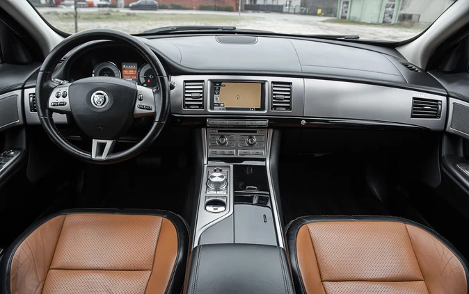 Jaguar XF cena 45900 przebieg: 215000, rok produkcji 2011 z Wasilków małe 529